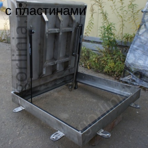 Люки под брусчатку с крепежными пластинами для анкеровки в плиту Обечайка крепится анкерами через монтажные полосы